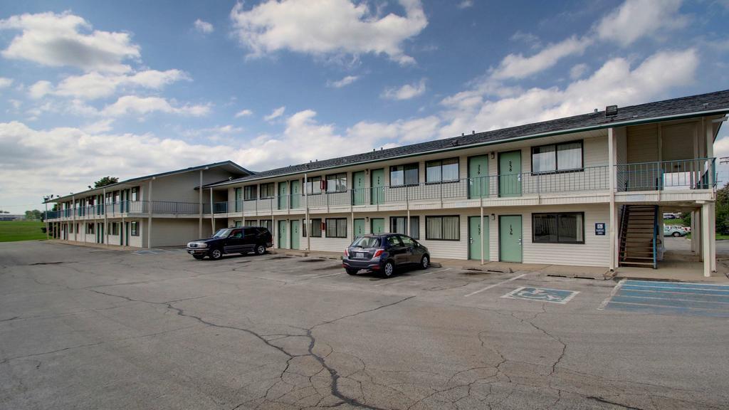 Motel 6 Des Moines South - Airport ภายนอก รูปภาพ