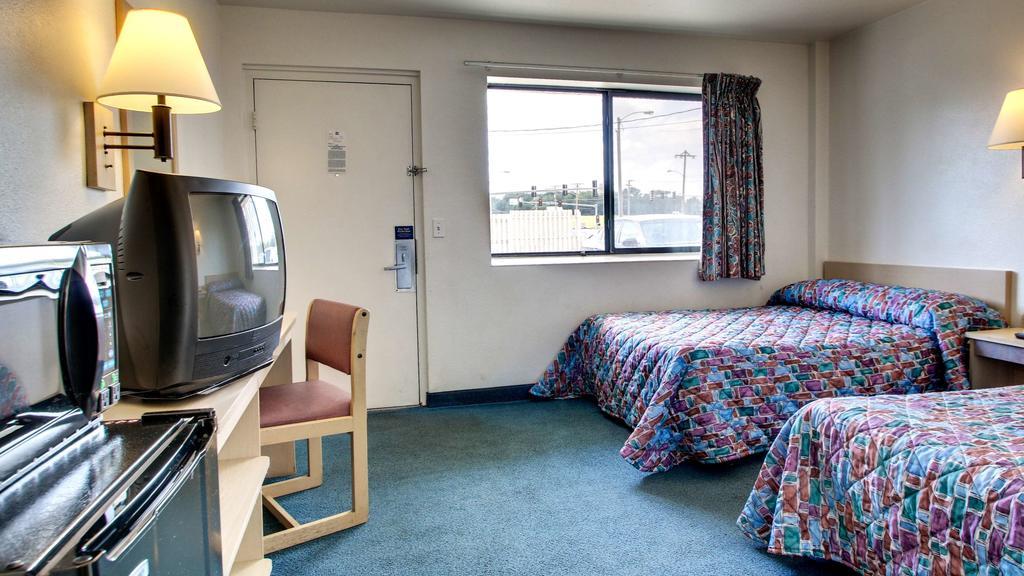 Motel 6 Des Moines South - Airport ภายนอก รูปภาพ