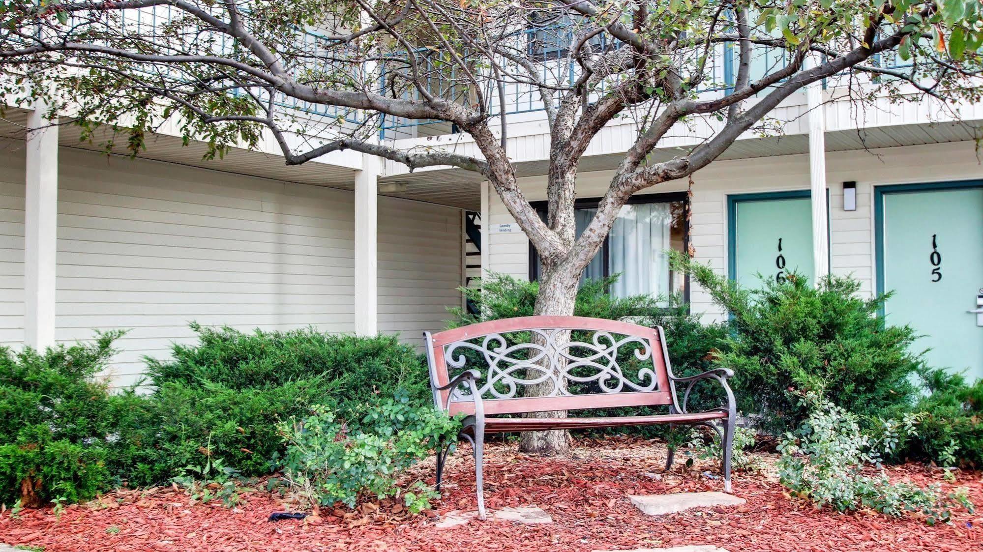 Motel 6 Des Moines South - Airport ภายนอก รูปภาพ