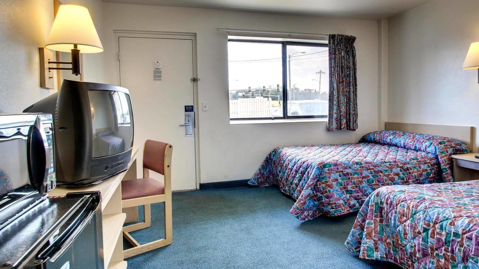 Motel 6 Des Moines South - Airport ภายนอก รูปภาพ