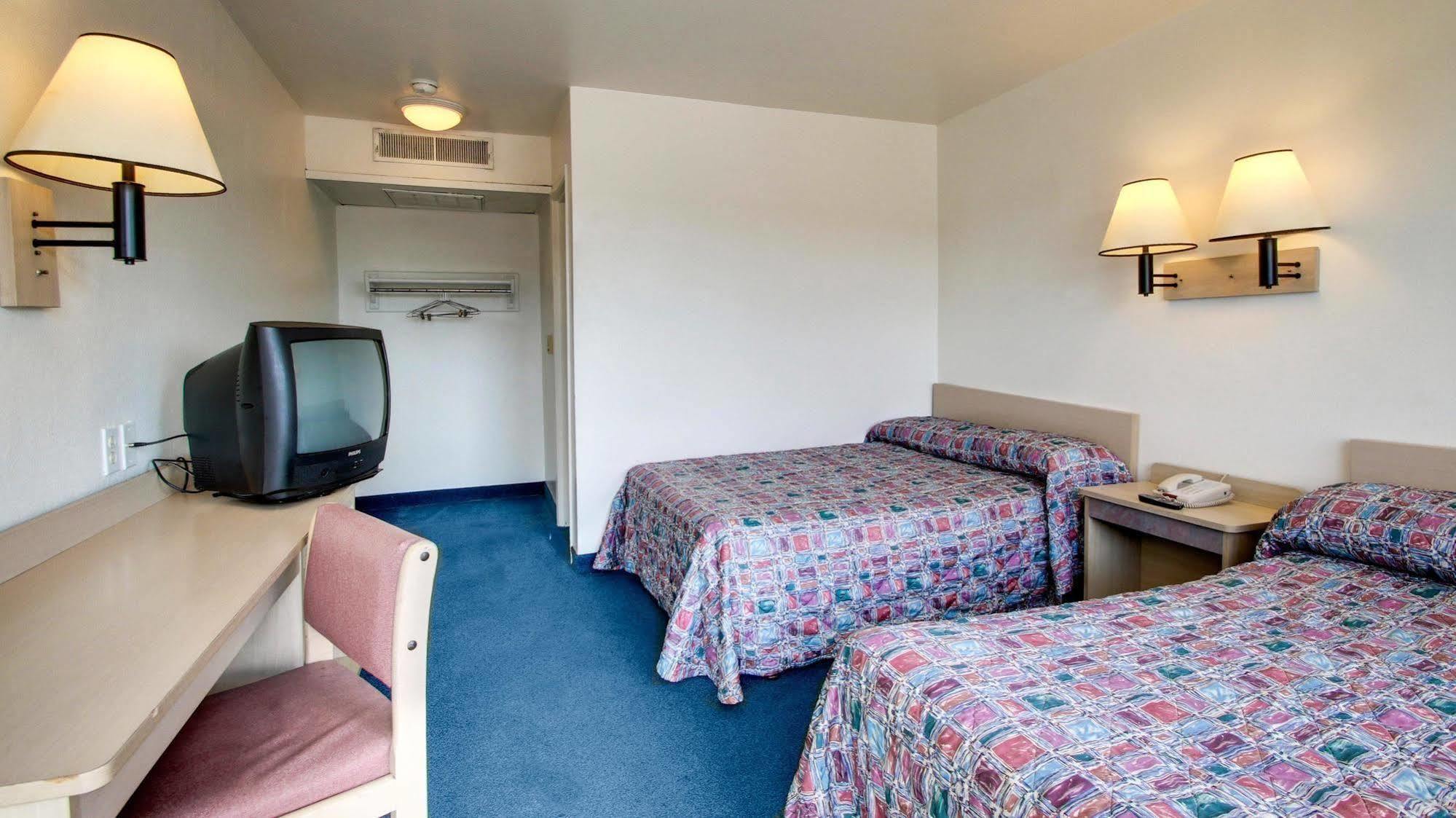 Motel 6 Des Moines South - Airport ภายนอก รูปภาพ