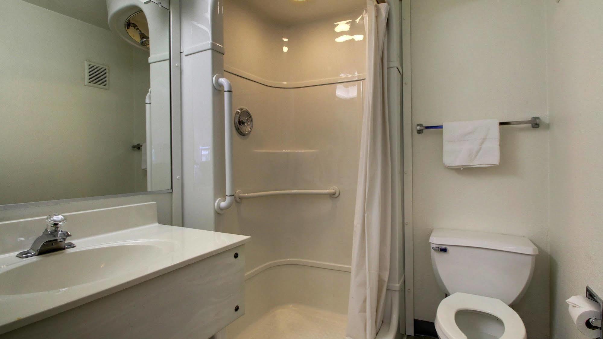 Motel 6 Des Moines South - Airport ภายนอก รูปภาพ