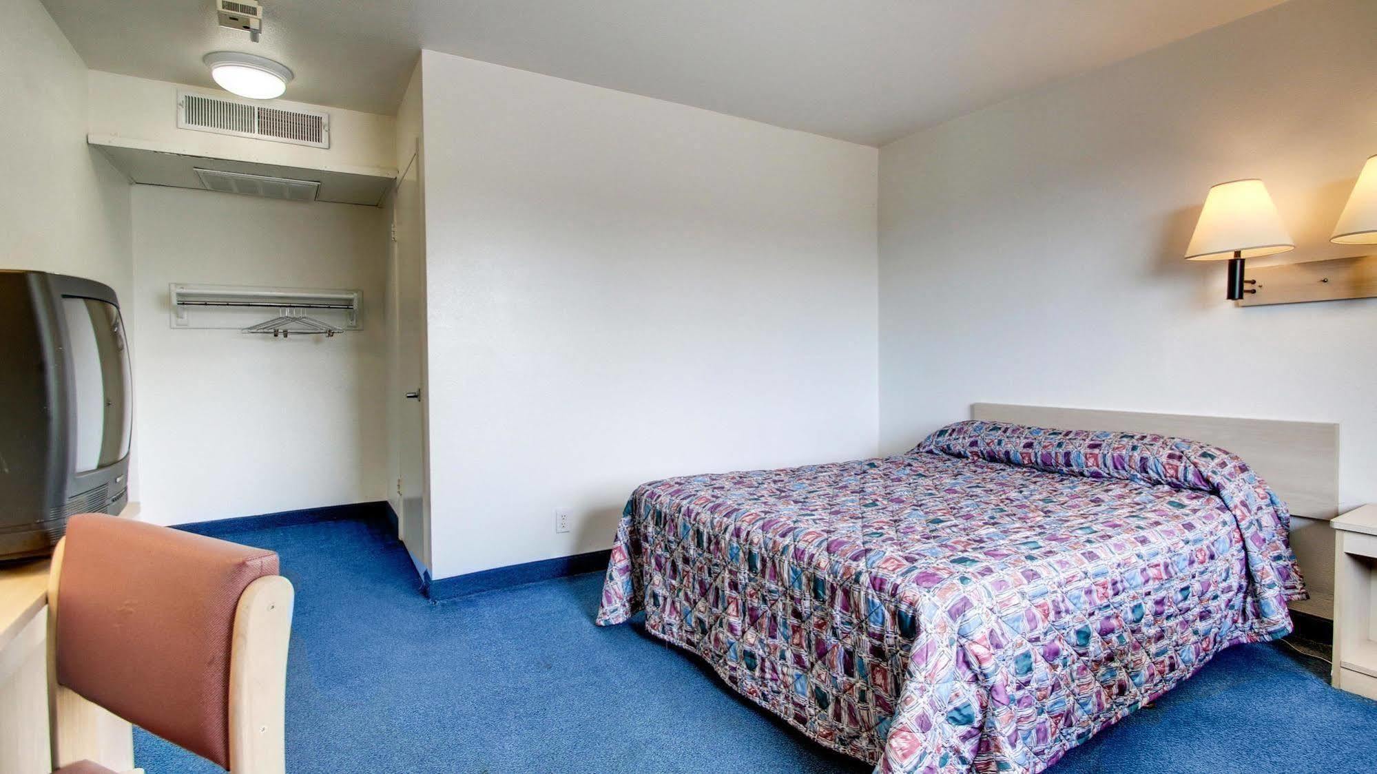 Motel 6 Des Moines South - Airport ภายนอก รูปภาพ