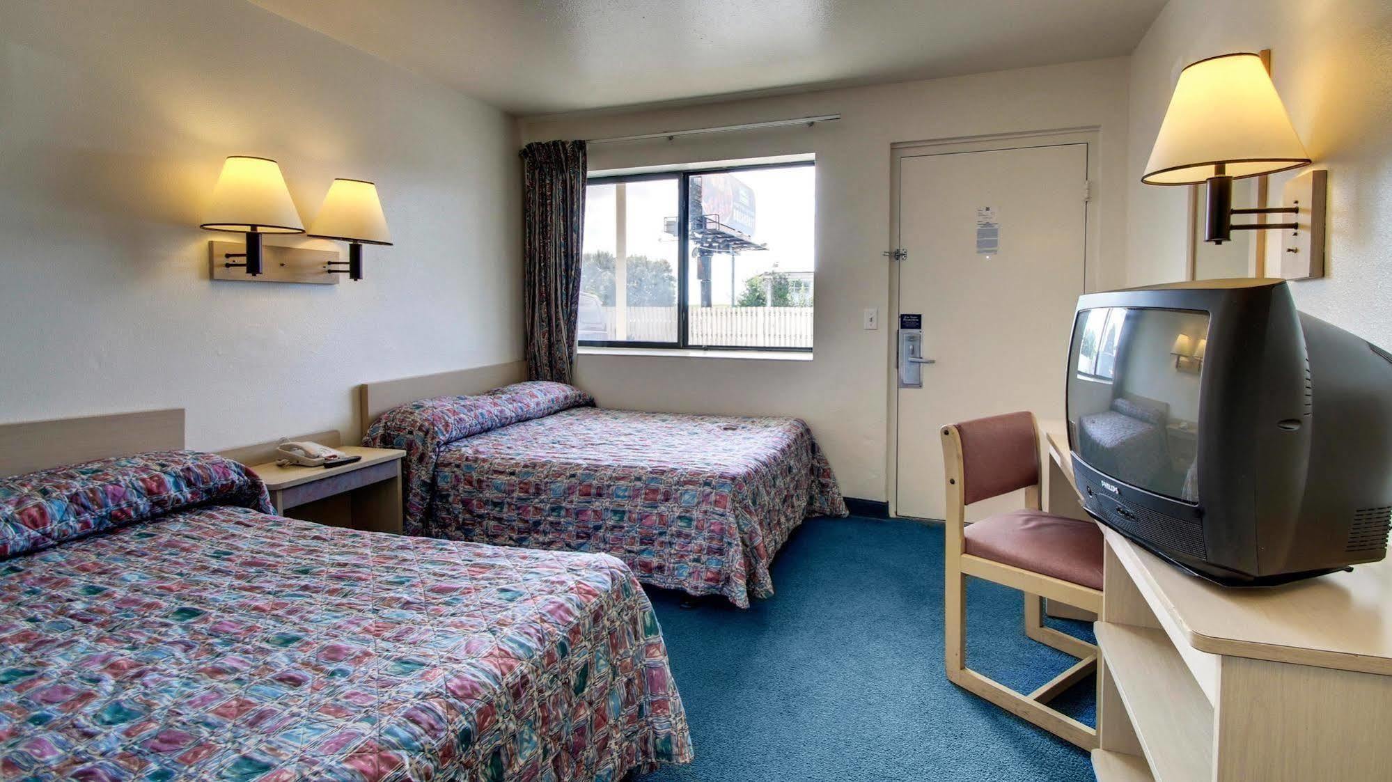 Motel 6 Des Moines South - Airport ภายนอก รูปภาพ