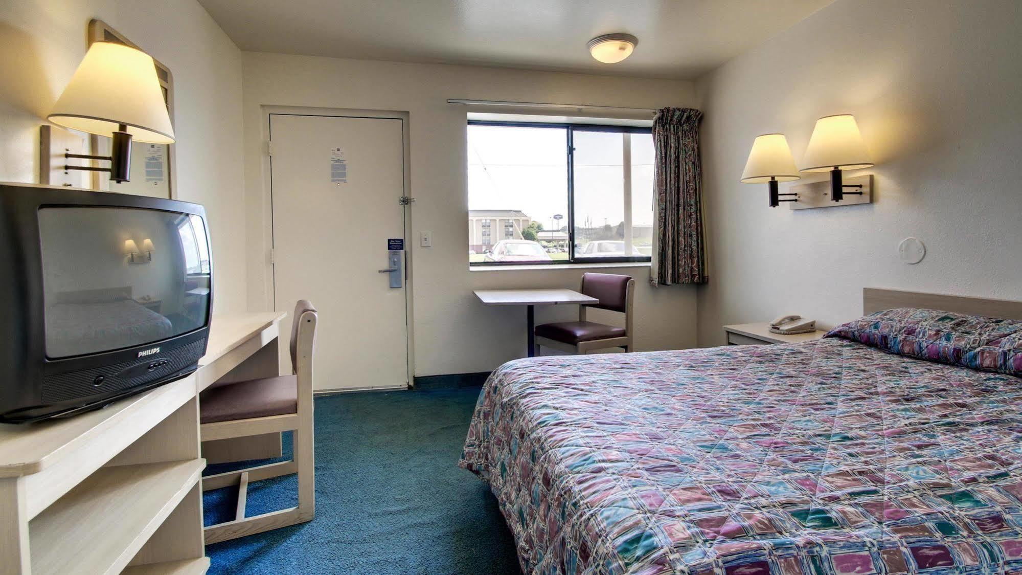 Motel 6 Des Moines South - Airport ภายนอก รูปภาพ
