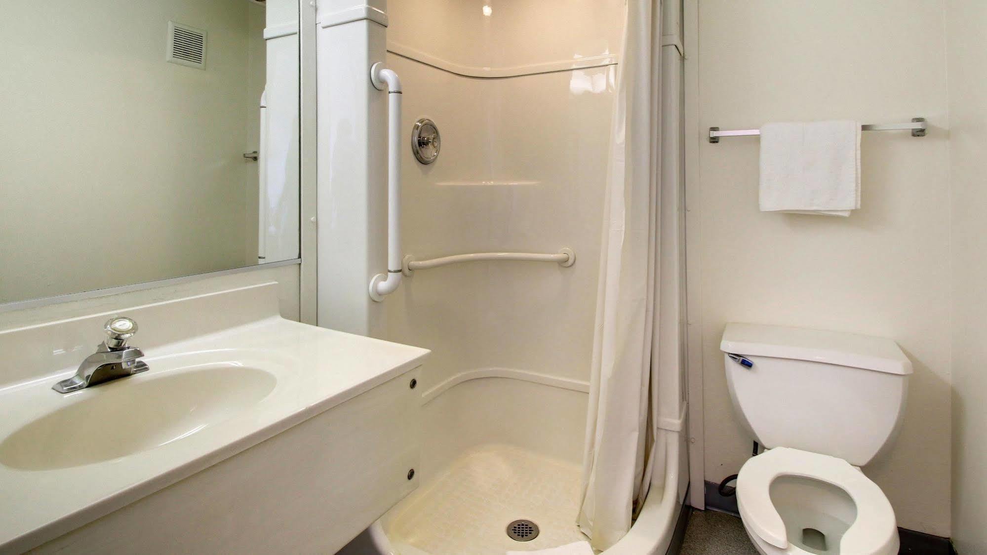 Motel 6 Des Moines South - Airport ภายนอก รูปภาพ